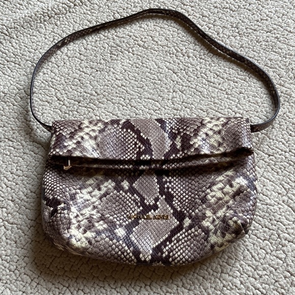 ๐ Michael Kors Snakeskin Leather Convertable Clutch Shoulder Bag NWOT - Picture 16 of 16